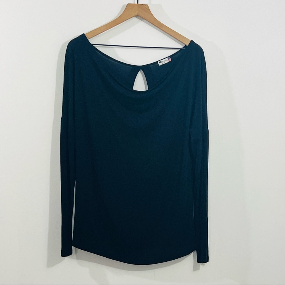 Kut From The Kloth Style # K24408 Whimsical Folk Light Weight Boat Neck Blouse M